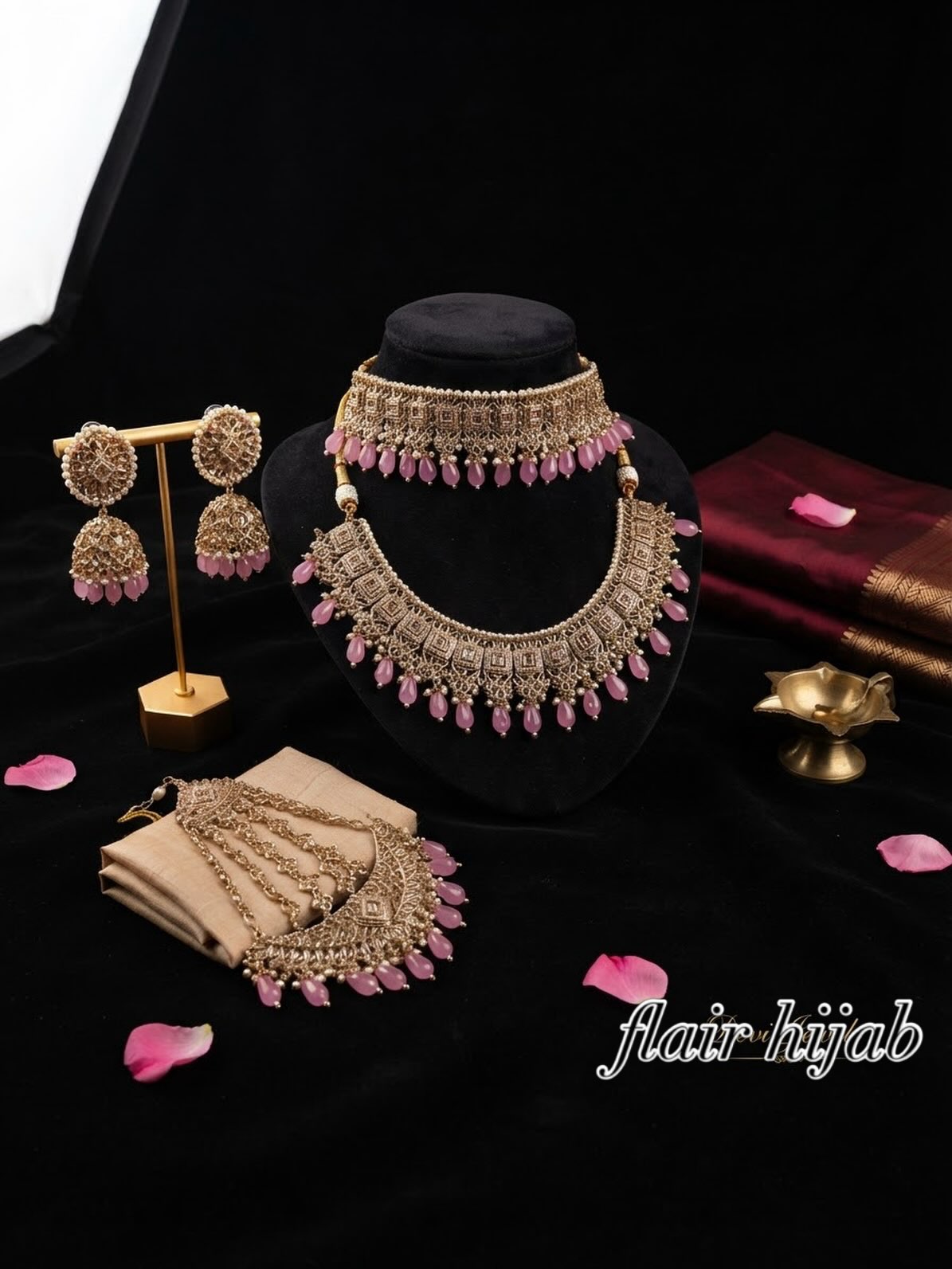 Bridal jewelry set with two necklaces from Flair Hijab